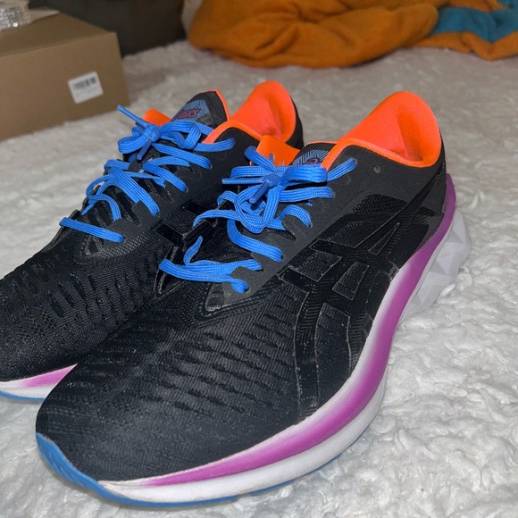 ASICS Running Shoes - Picture 3 of 5